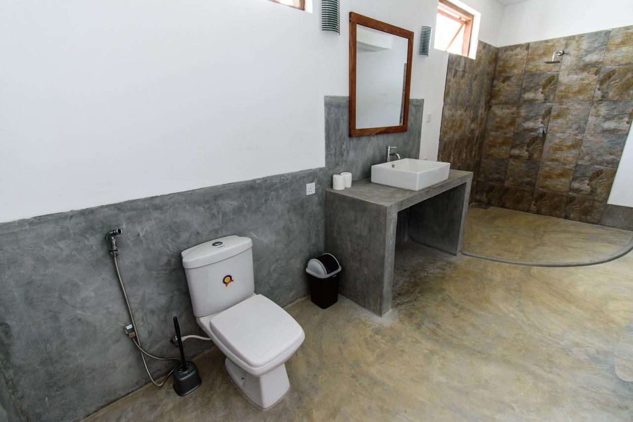 Ladja Beach Resort Ambalantota Dış mekan fotoğraf