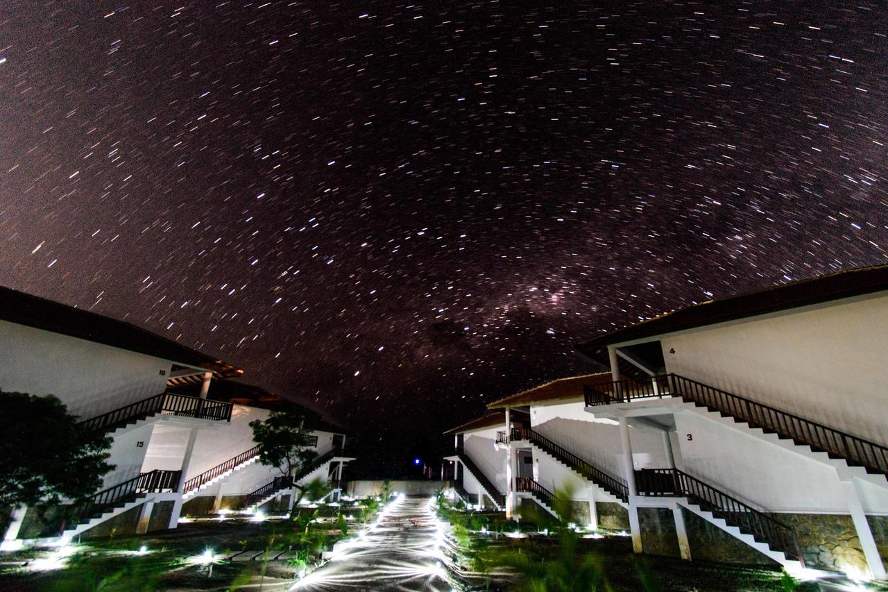 Ladja Beach Resort Ambalantota Dış mekan fotoğraf