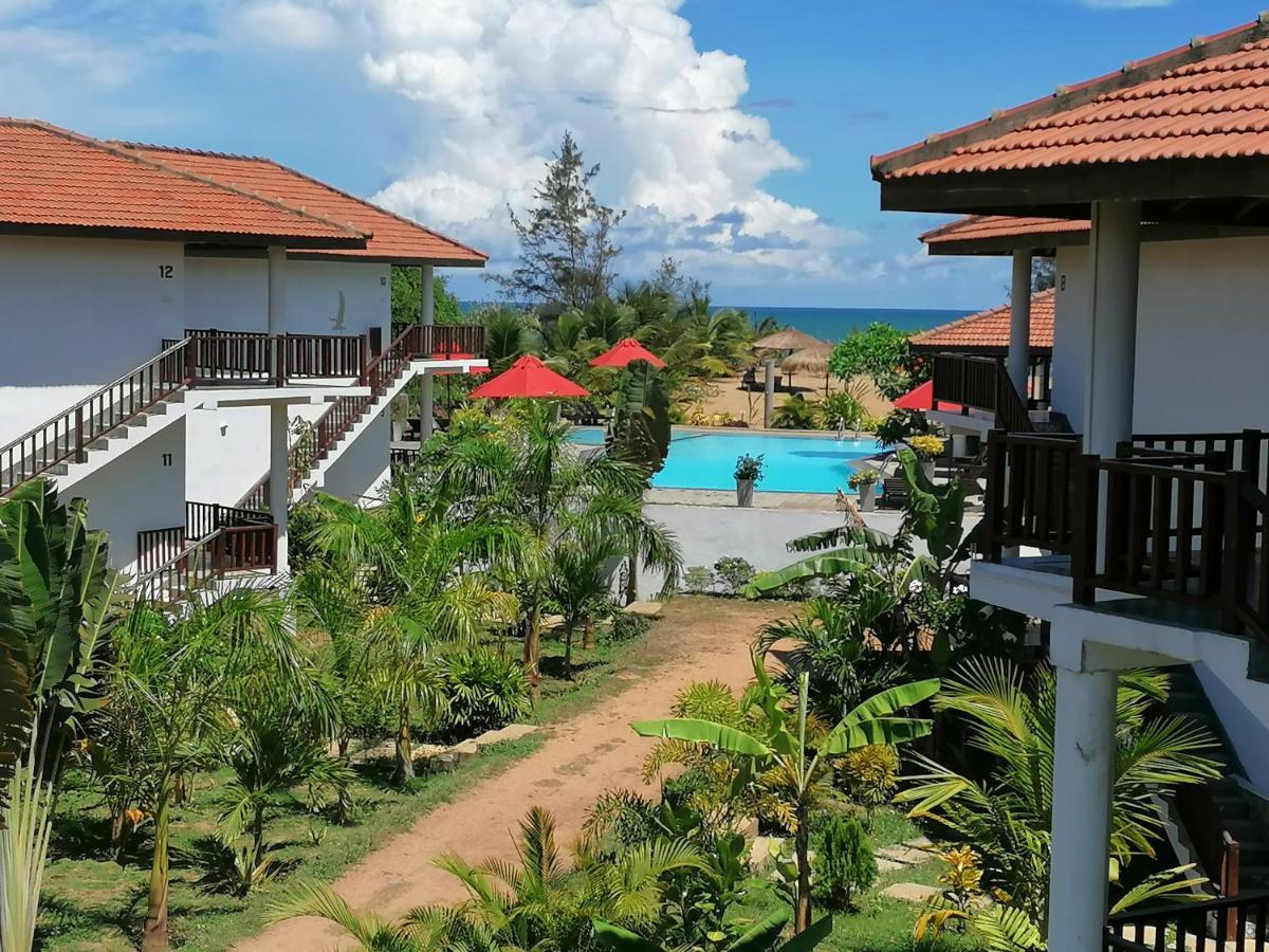Ladja Beach Resort Ambalantota Dış mekan fotoğraf