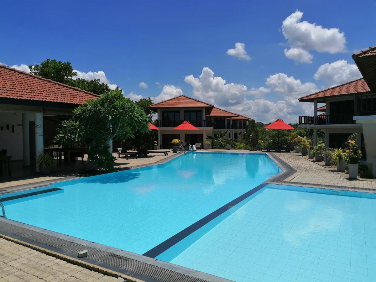 Ladja Beach Resort Ambalantota Dış mekan fotoğraf
